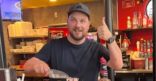 Andrew Howe Marion IA Obituary – Andrew Howe Waterloo Death – Andrew Howe, Co-Owner of Doughy Joey’s Peetza Joynt Dies from Accidental Fall